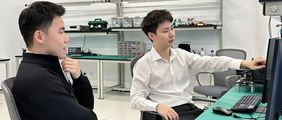 Who Can Solve AI’s Compute Hunger and High-Energy Dilemma? Two Post-95 Founders Build a New Paradigm with Phase-Change Optical Computing