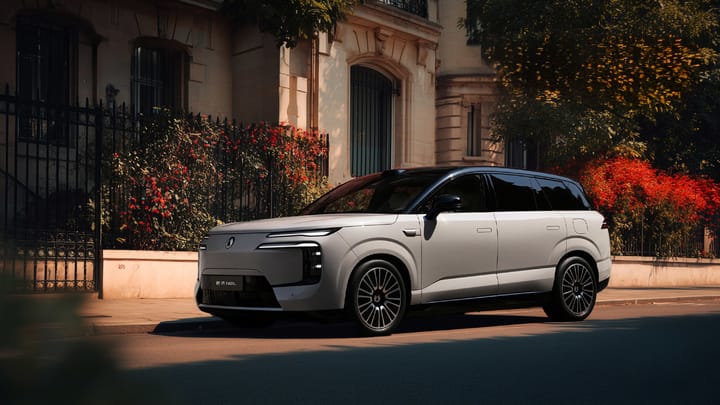 Starting at 299,800 Yuan, Equipped with Easy Three-Way System, Denza N8L Aims for 10,000 Monthly Sales